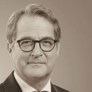 Wieland-Volker-bearbeitet Prof. Volker Wieland, - Ph.D. Direktor des IMFS, Goethe-Universität Frankfurt a.M.